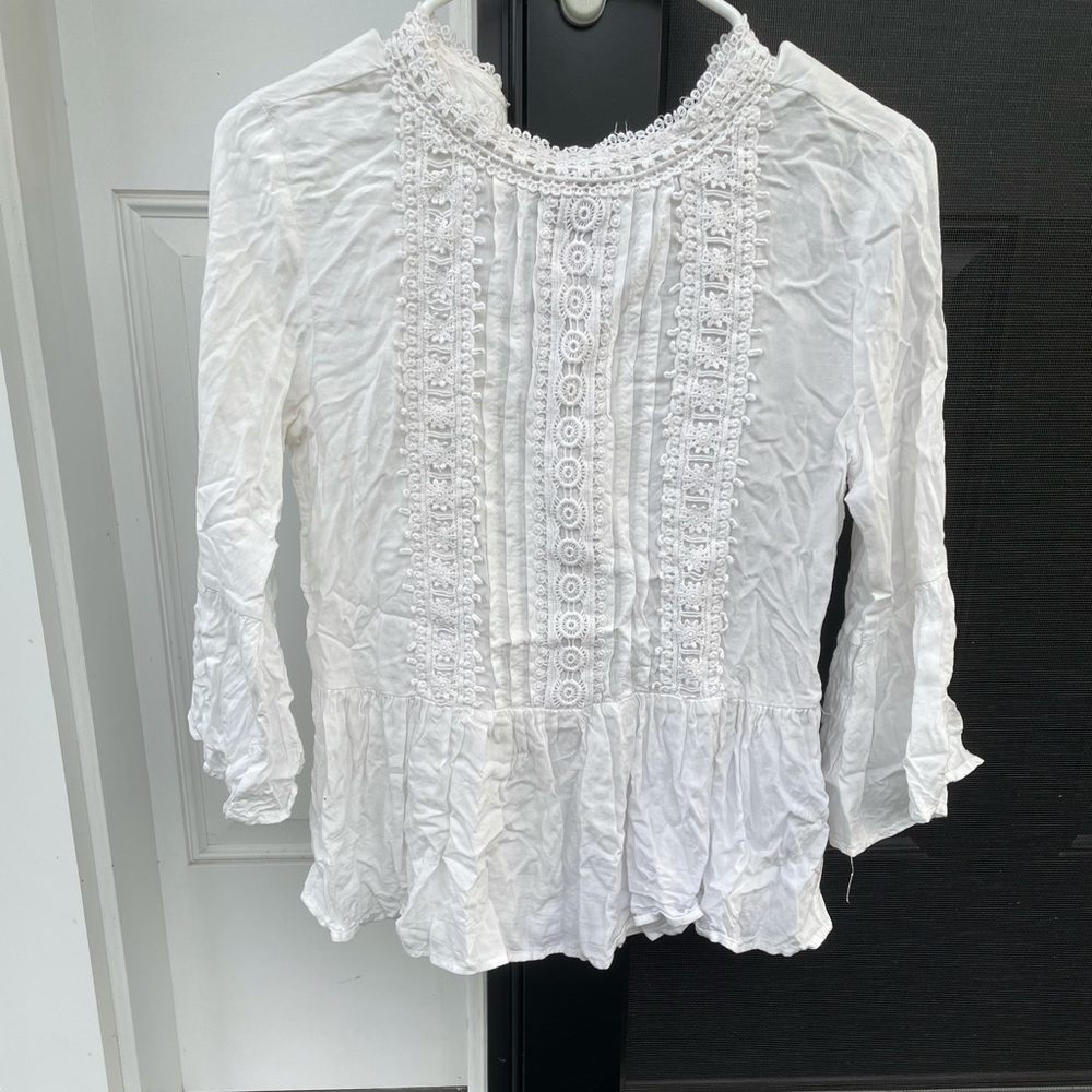 Kensie Jeans white peasant top